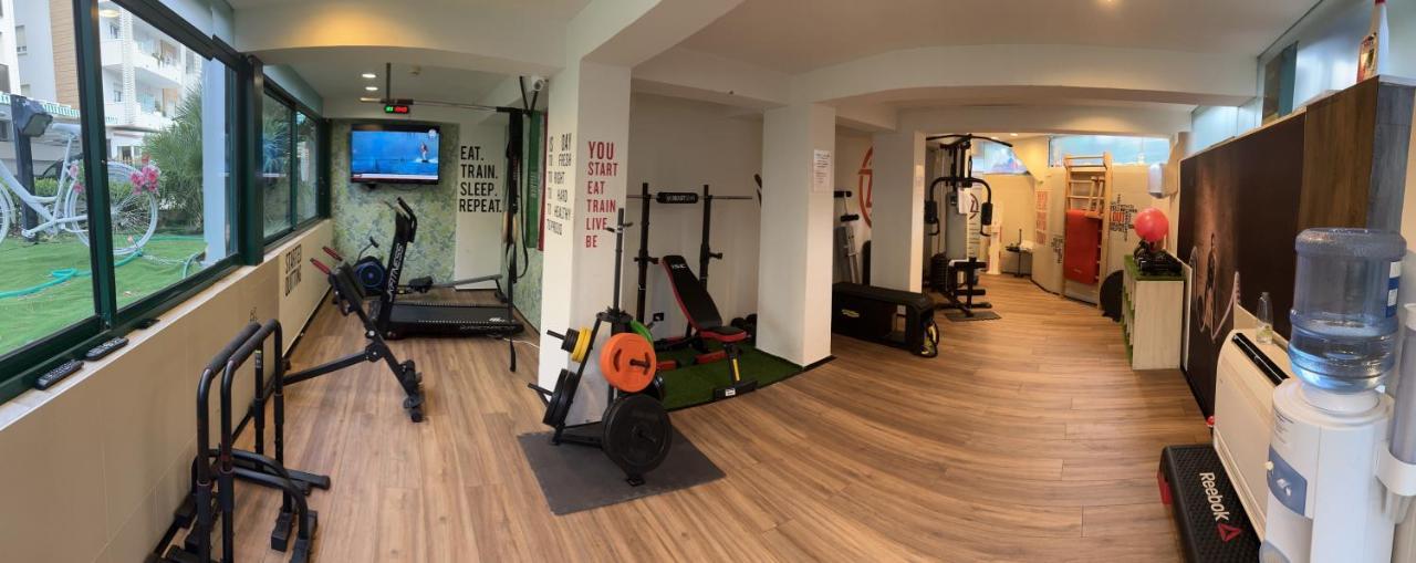 Hotel Montecarlo - Vista Mare Con Piscina & Area Fitness Риччоне Экстерьер фото